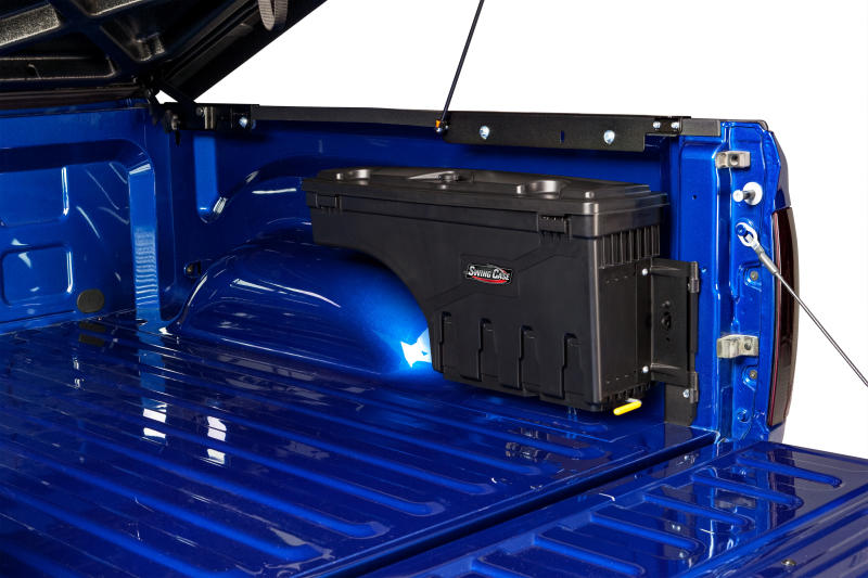 c54e28b2b5db14971001ce680f9004e8-13 UnderCover 2020 Chevy Silverado 2500/3500 HD Drivers Side Swing Case - Black Smooth - Image 1